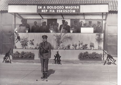 Katonai eskü a 80-as évek közepe körül