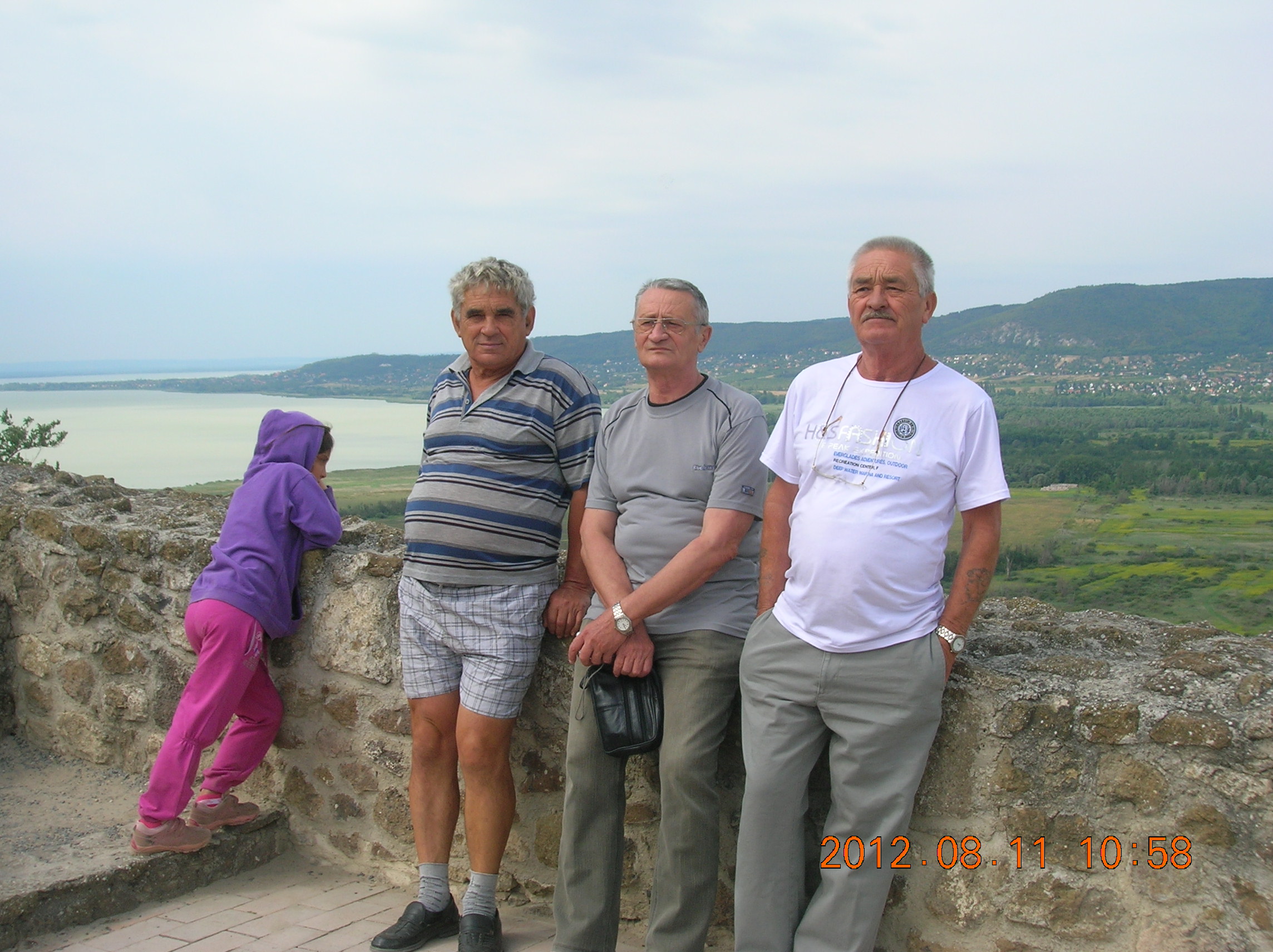 Tibi, Sanyi, Dini háttérben Ederics