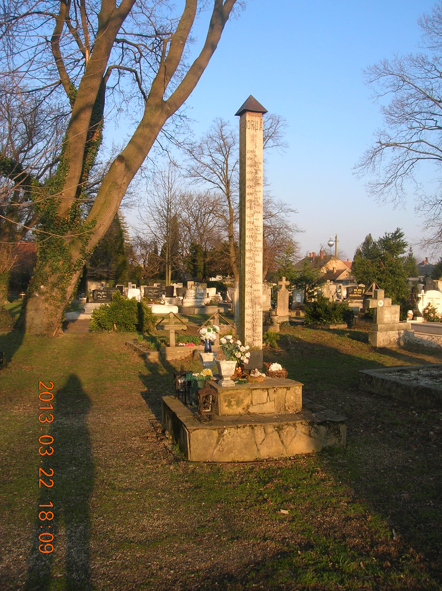 Háborús emlék oszlop