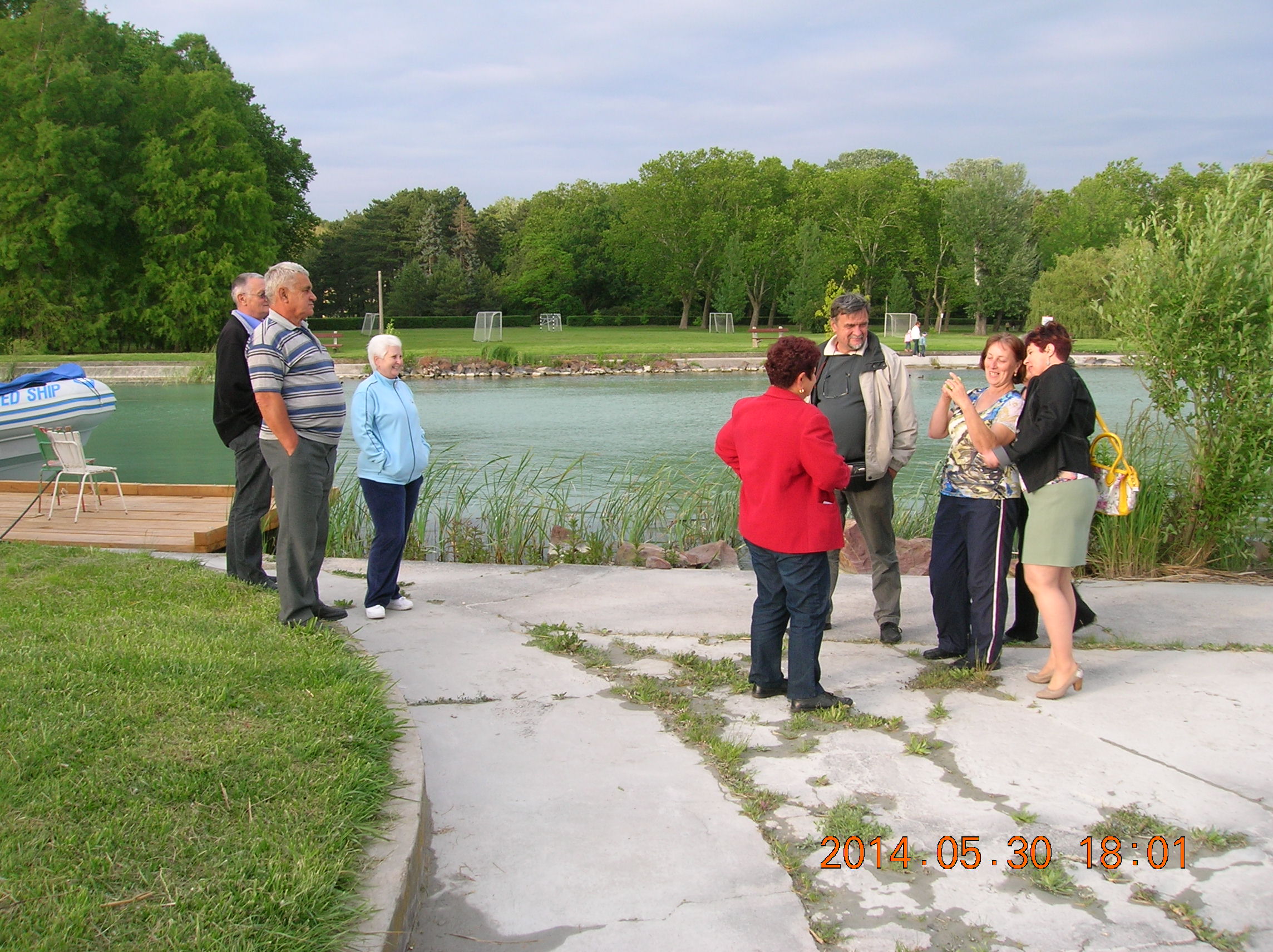 Valami nagyon érdekes. (Este, mikor visszanéztük, senki nem tudta min csodálkoznak.)